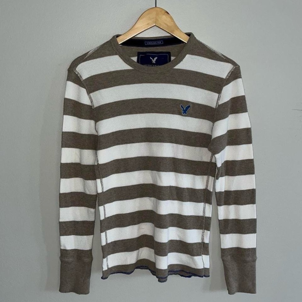 American Eagle Outfitters Vintage Fit Long Sleeve Sweater